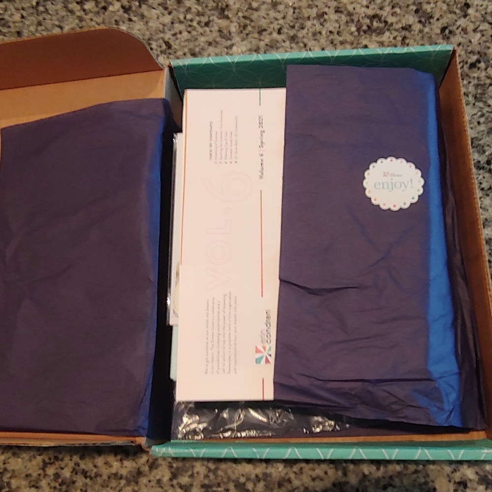 Erin Condren Lifeplanner - Picture 9 of 10